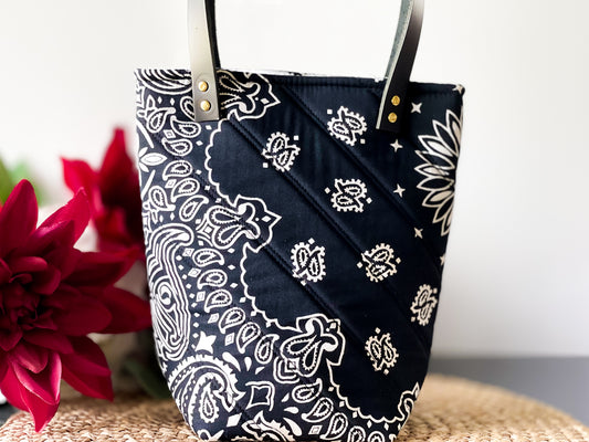 Bucket Bloom Bag β The Diplomat